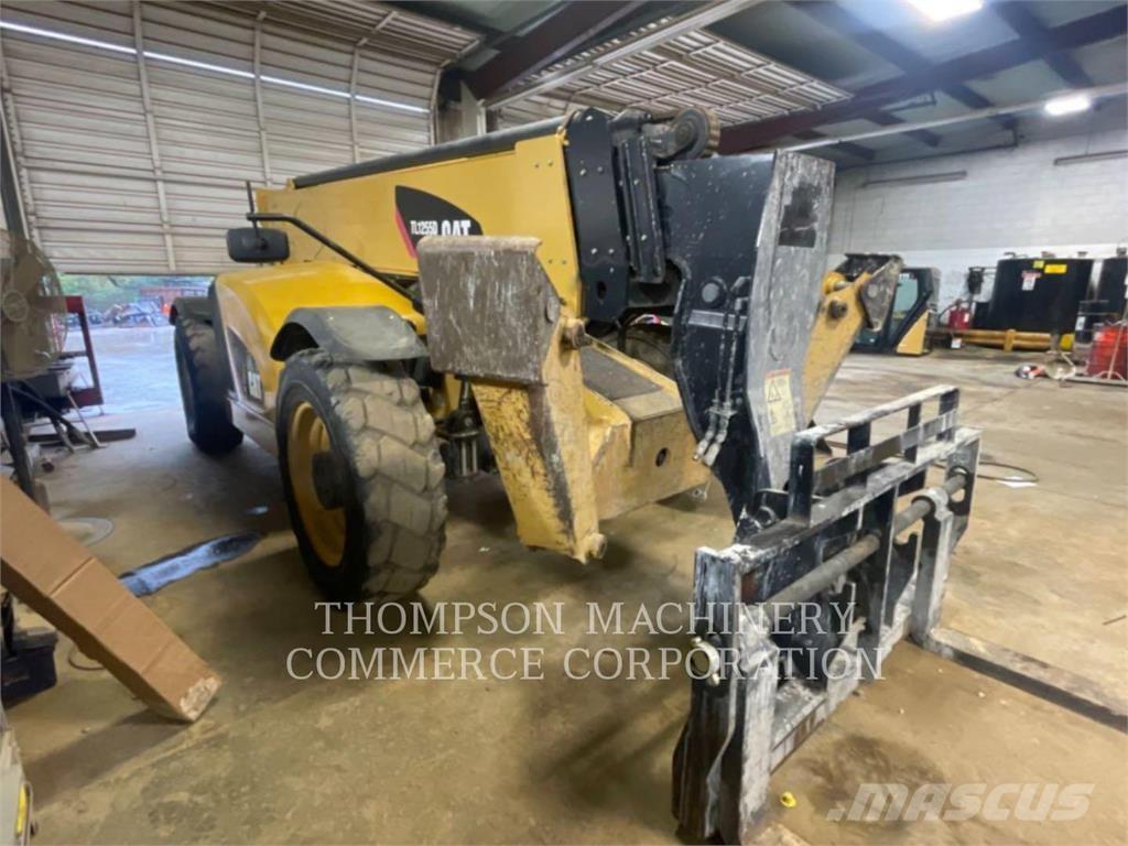 CAT TL1255D Sollevatori telescopici