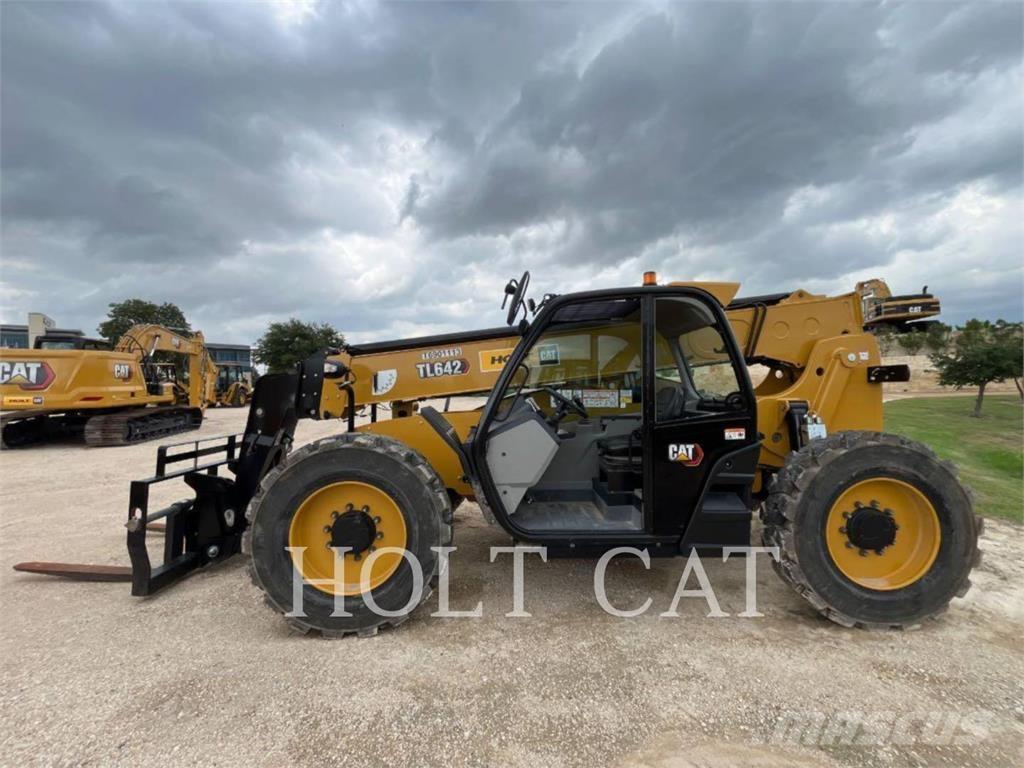 CAT TL642 Sollevatori telescopici