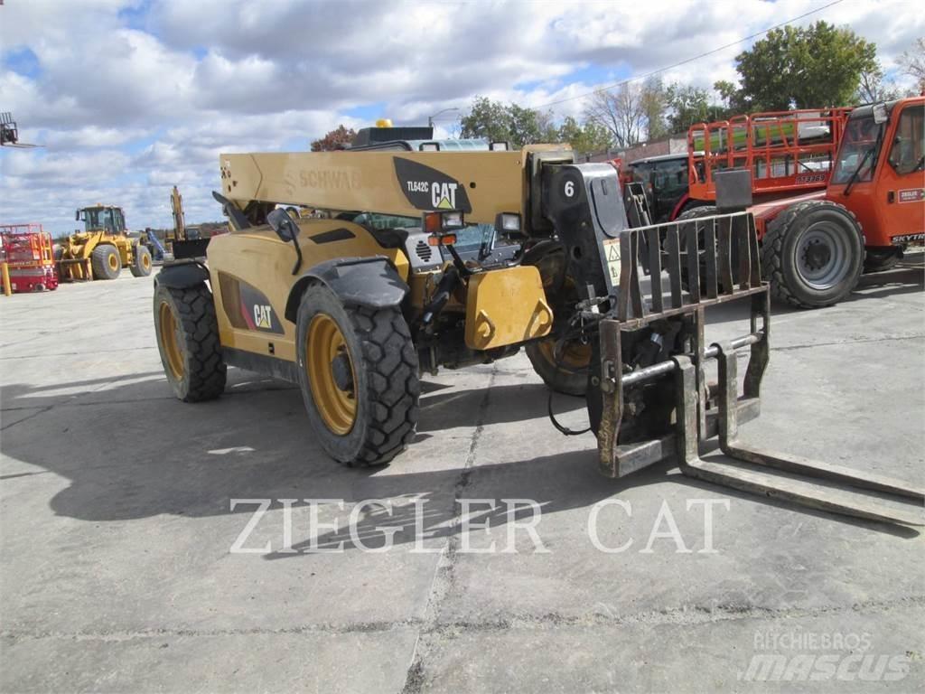 CAT TL642C Sollevatori telescopici