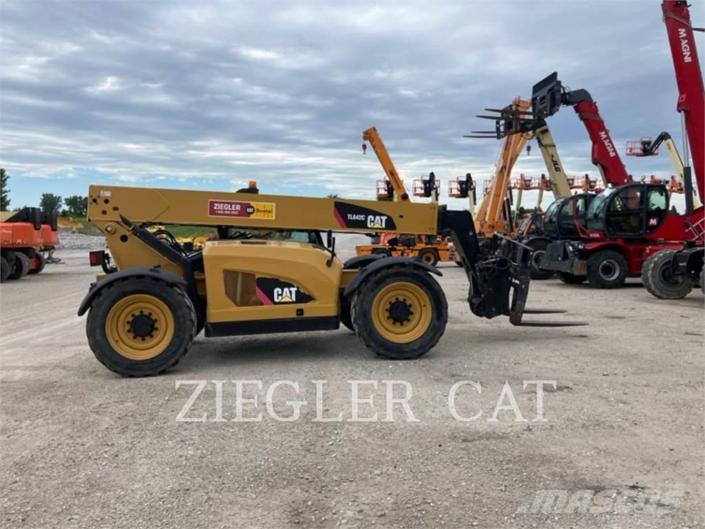 CAT TL642C Sollevatori telescopici