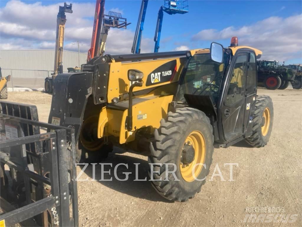 CAT TL642D Sollevatori telescopici