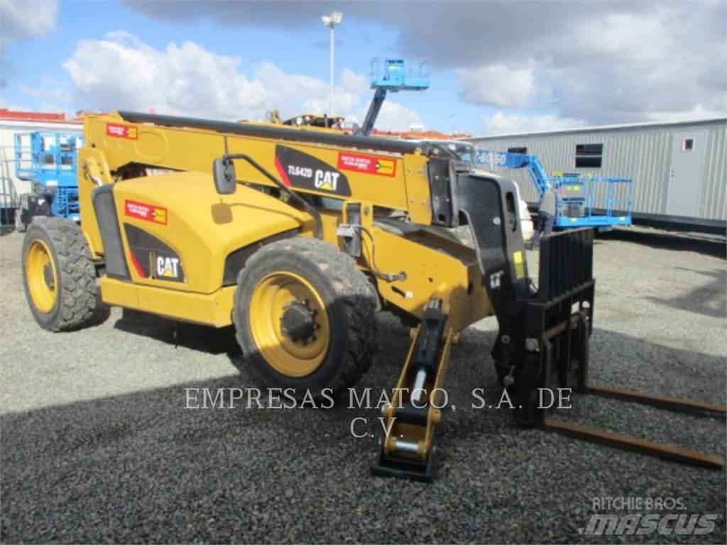 CAT TL642D Sollevatori telescopici