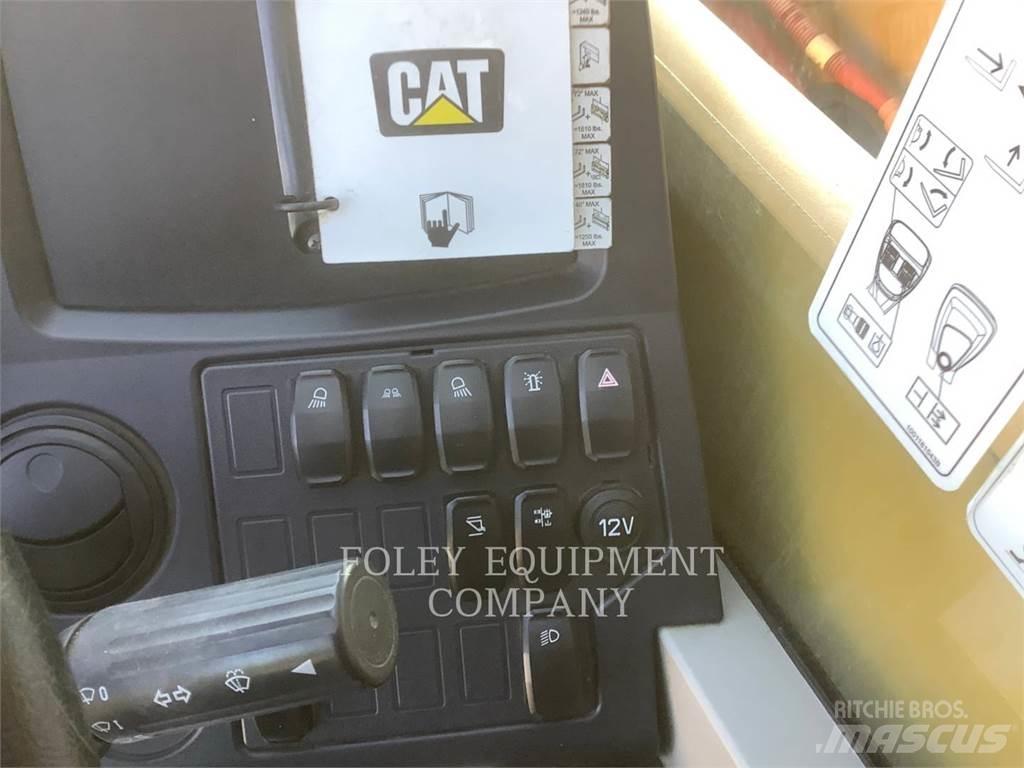 CAT TL642DC Sollevatori telescopici