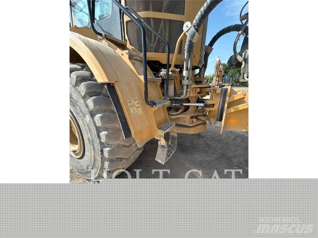CAT W00 740GC Cisterna
