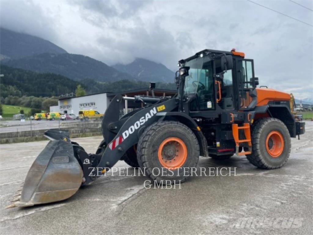 Doosan DL250-7 Pale gommate