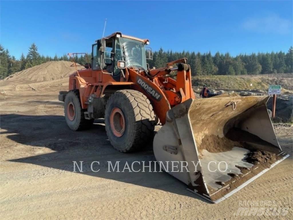 Doosan DL420-3 Pale gommate