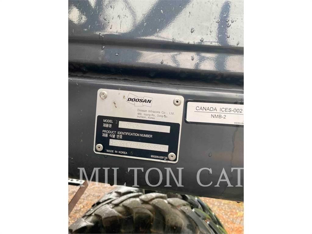 Doosan DX140W-5 Escavatori gommati