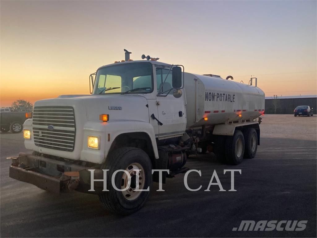 Ford L8000 Cisterna
