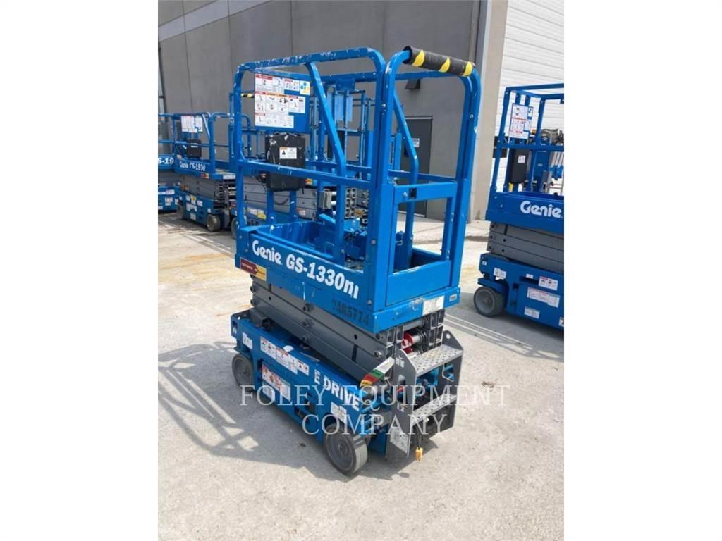 Genie GS1330 Piattaforme a pantografo