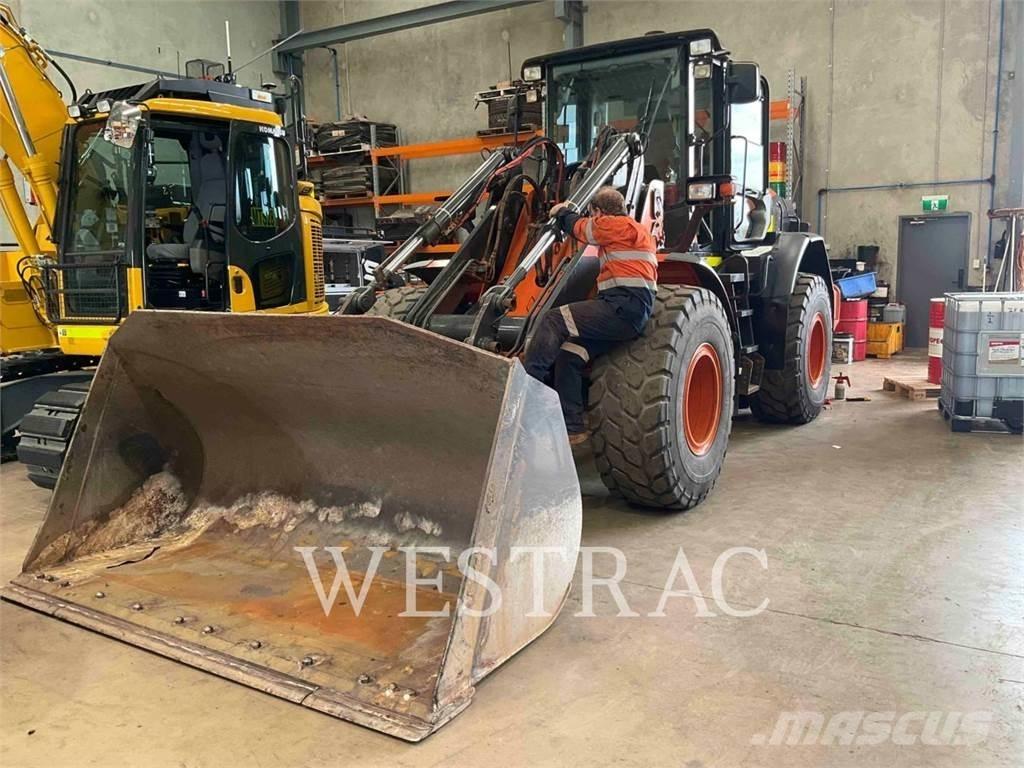 Hitachi ZW180-5B Pale gommate