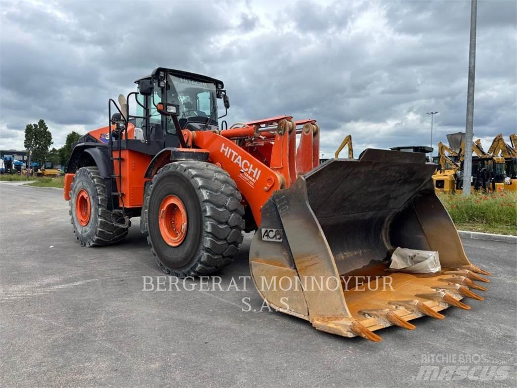 Hitachi ZW370.6 Pale gommate