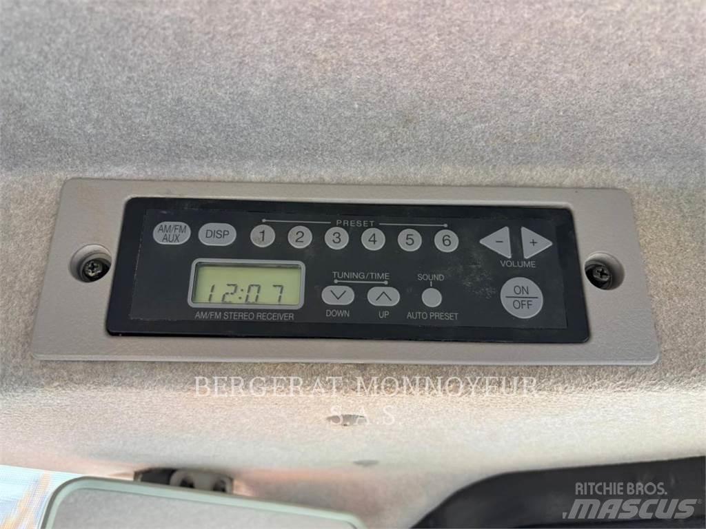 Hitachi ZW370.6 Pale gommate