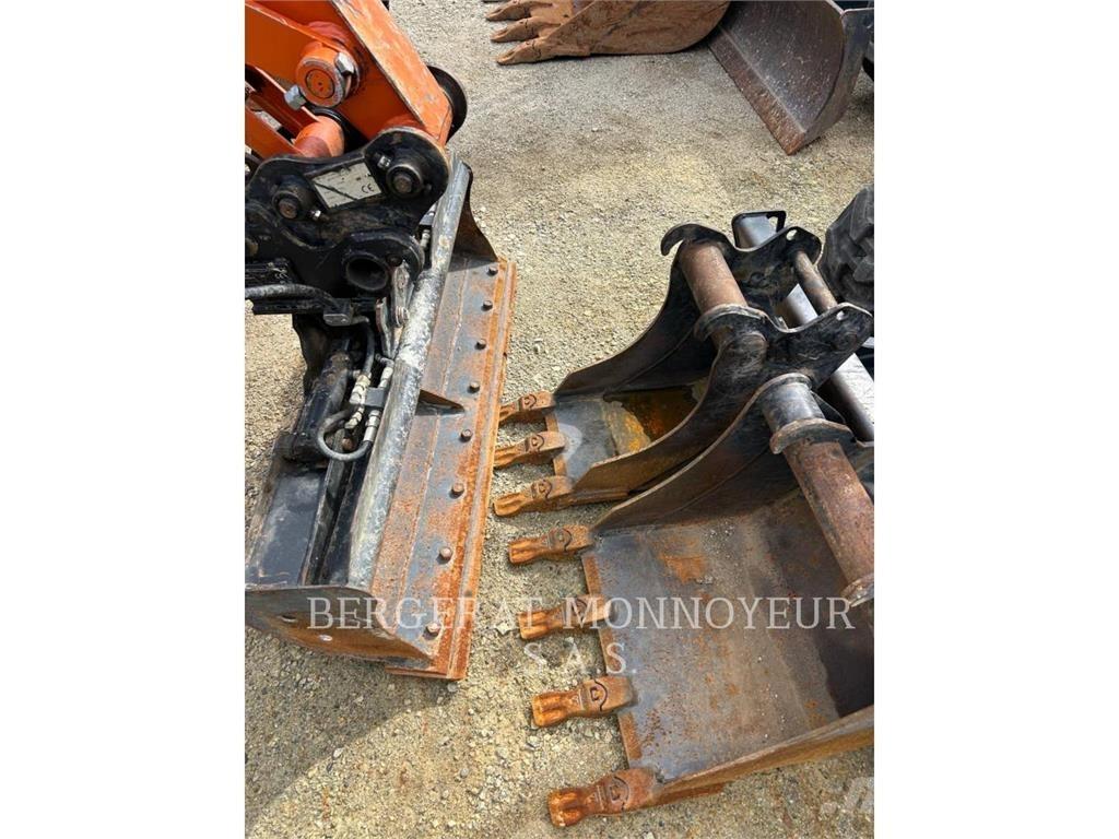 Hitachi ZX26U-6 Escavatori cingolati