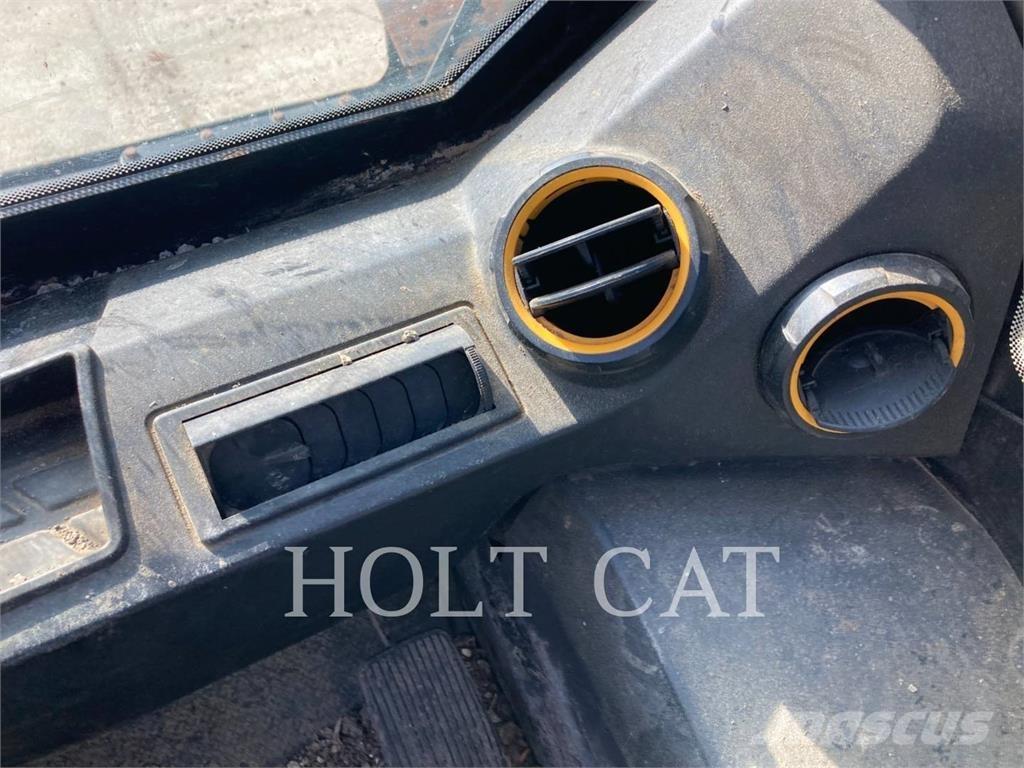 JCB 270T Pale cingolate