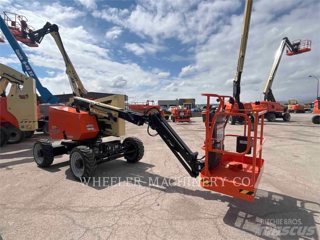 JLG 340AJ Piattaforme a braccio articolato