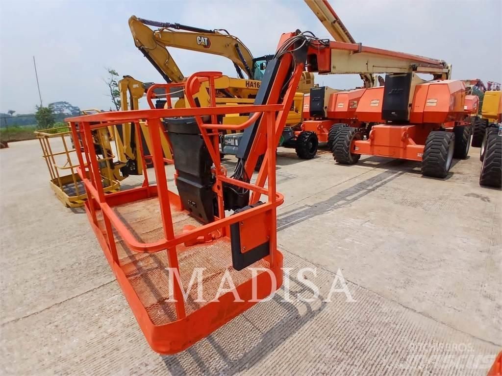 JLG 800AJ Piattaforme a braccio articolato