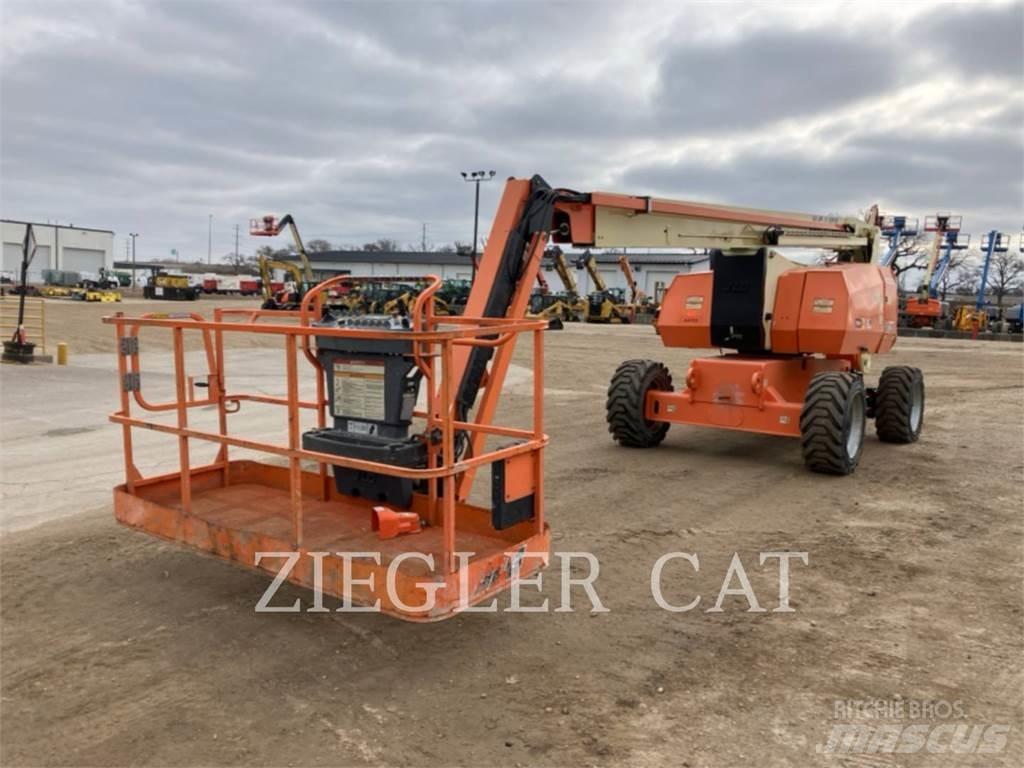 JLG 800AJ Piattaforme a braccio articolato