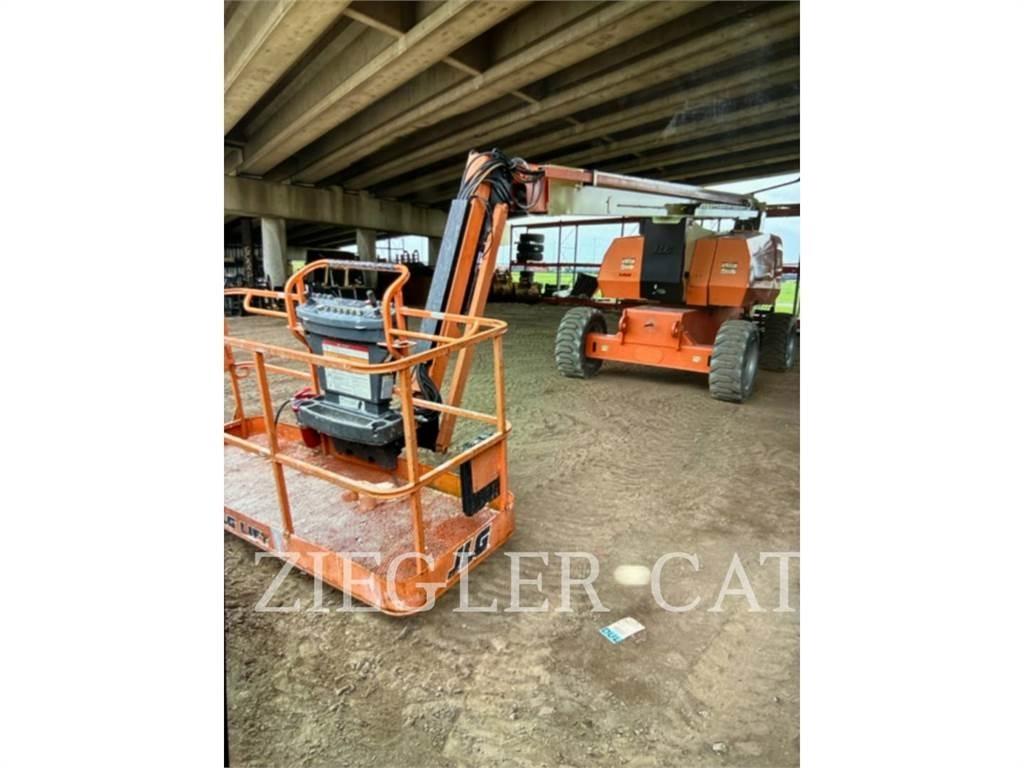 JLG 800AJ Piattaforme a braccio articolato