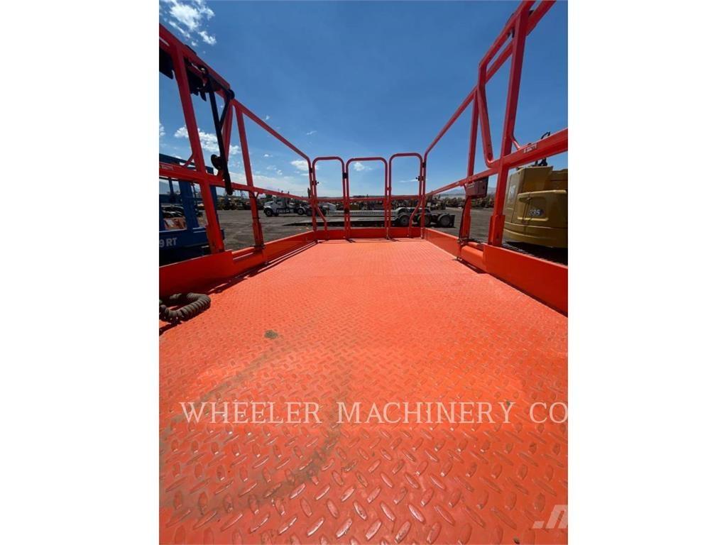 JLG RT3369 Piattaforme a pantografo