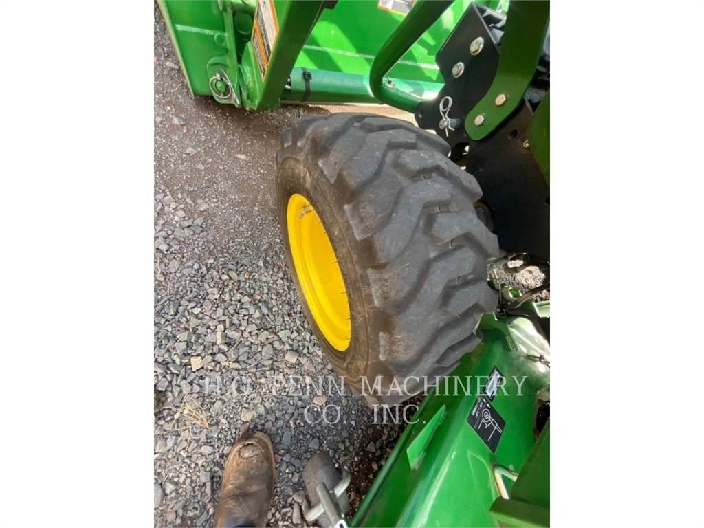 John Deere 2025R Trattori