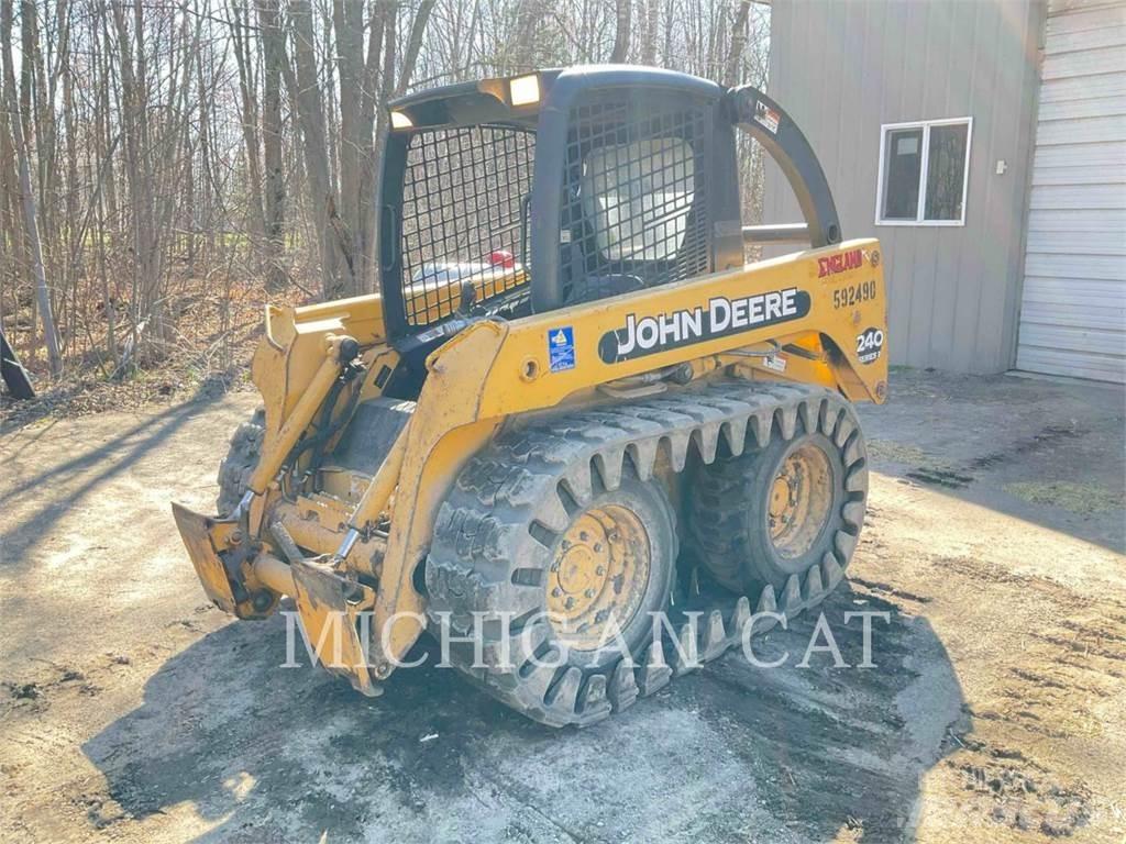 John Deere 240 Mini Pale Gommate