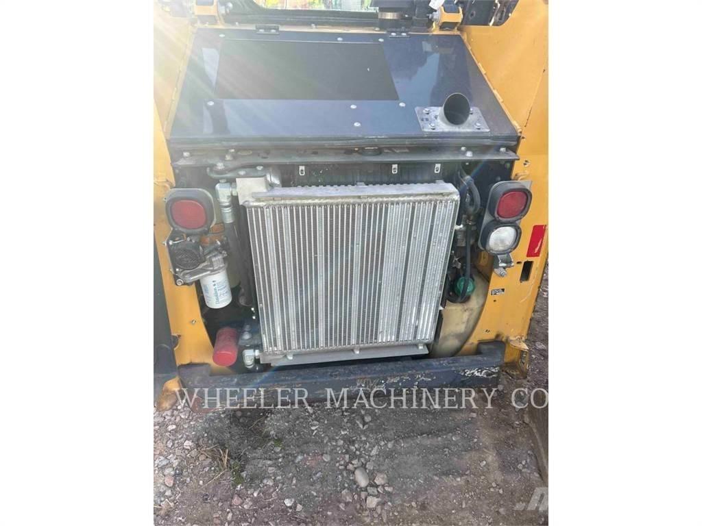 John Deere 318G Mini Pale Gommate