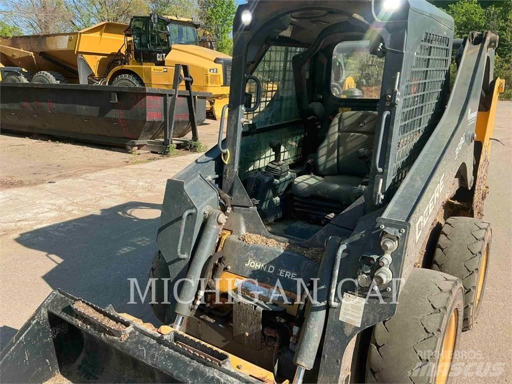 John Deere 318G Mini Pale Gommate