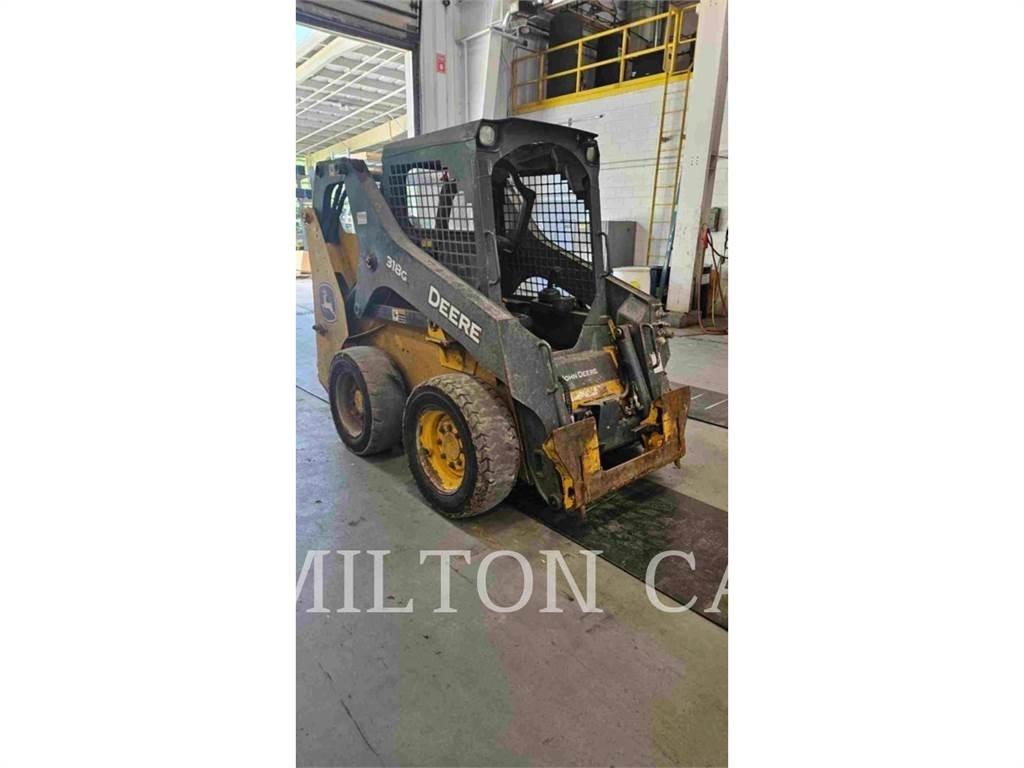 John Deere 318G Mini Pale Gommate