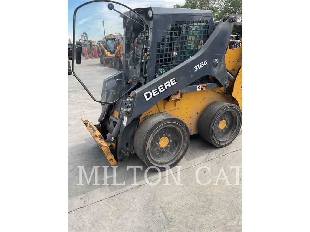 John Deere 318G Mini Pale Gommate