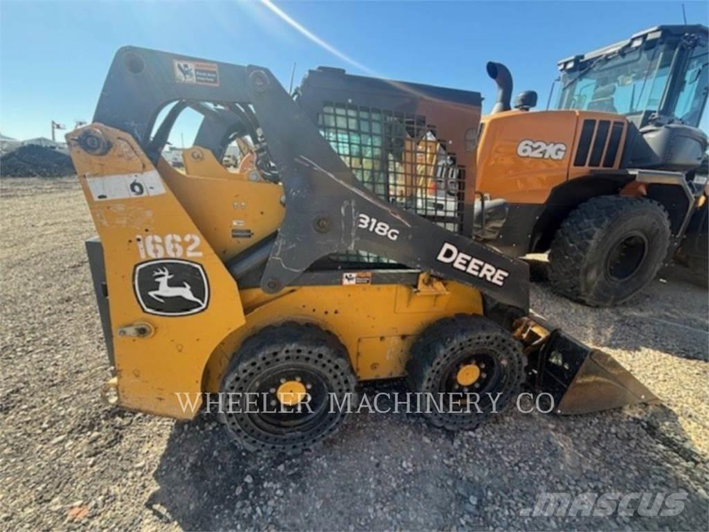 John Deere 318G SSL Mini Pale Gommate
