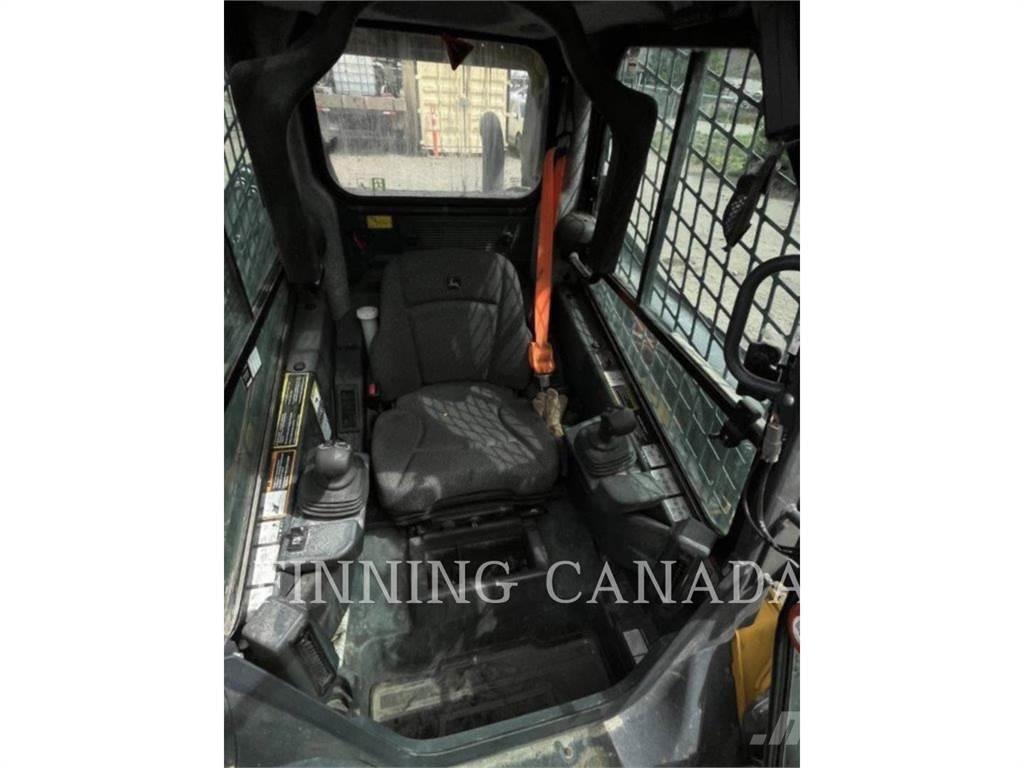 John Deere 324G Mini Pale Gommate