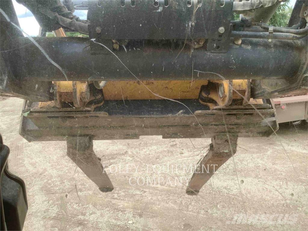 John Deere 333G Mini Pale Gommate