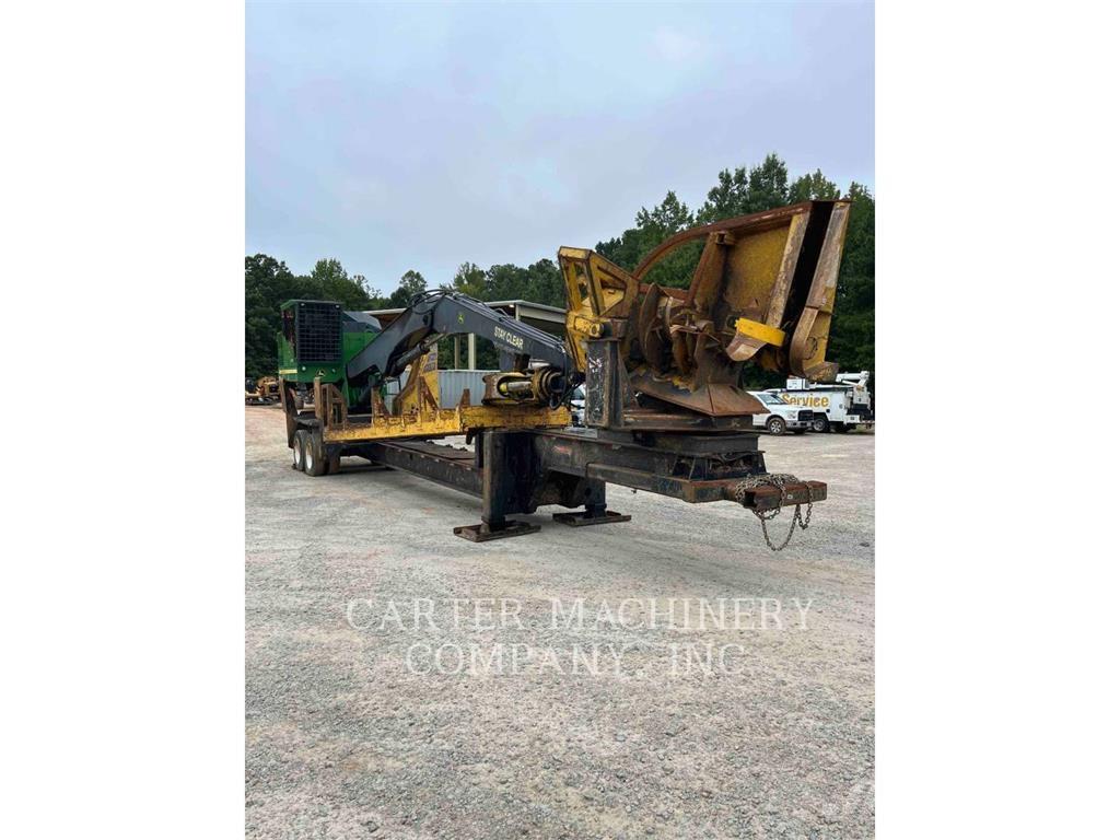 John Deere 437E Caricatronchi con base su rimorchio