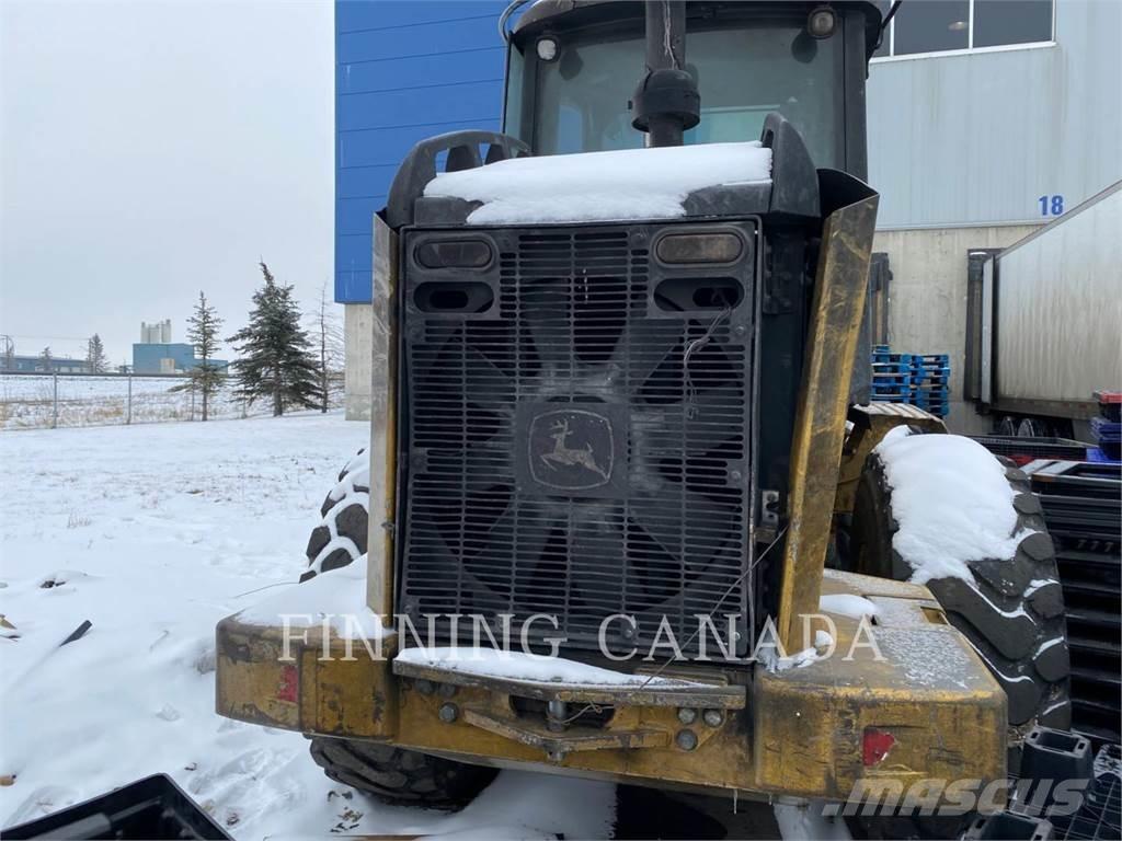 John Deere 444J Pale gommate