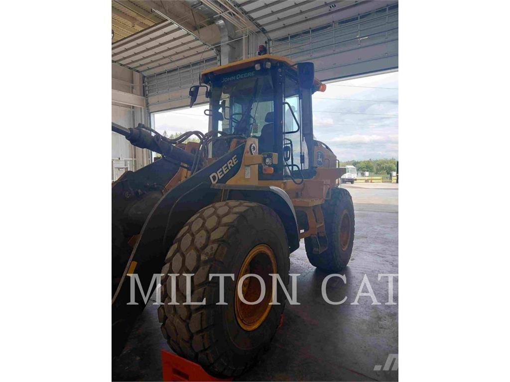 John Deere 524P Pale gommate