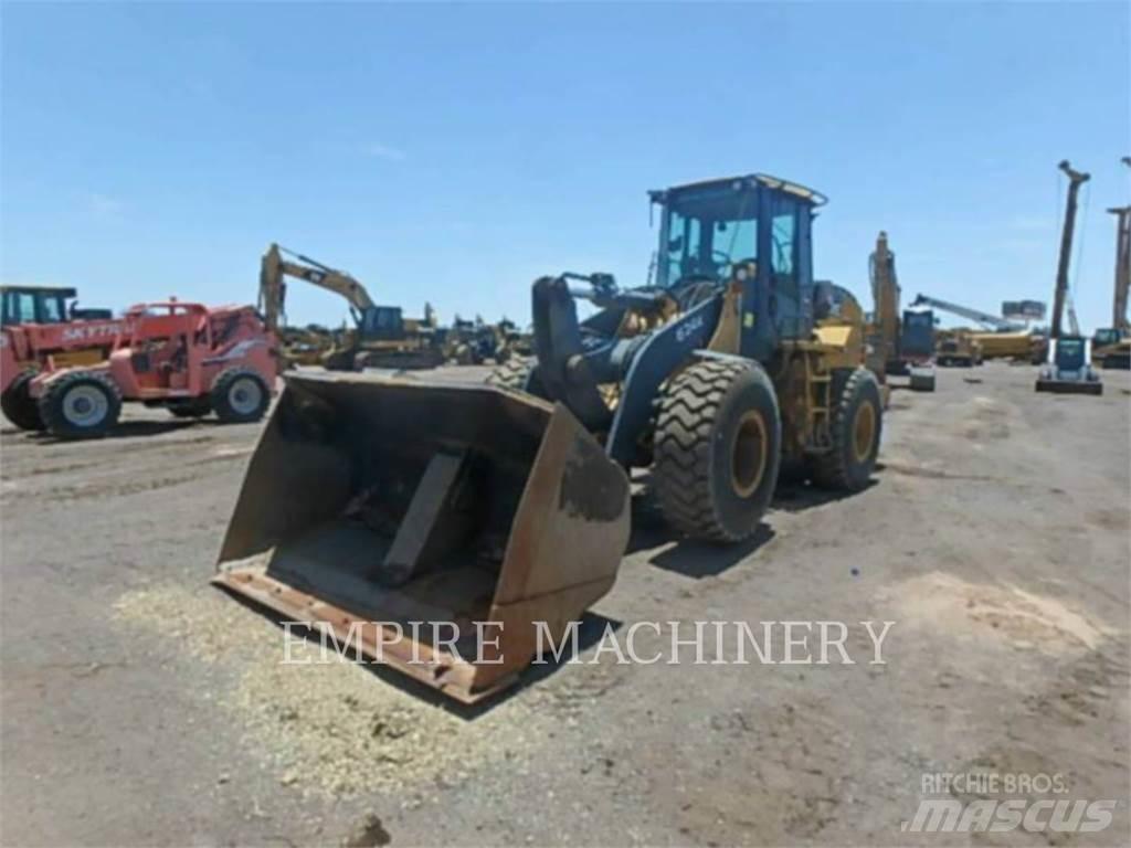 John Deere 624K Pale gommate
