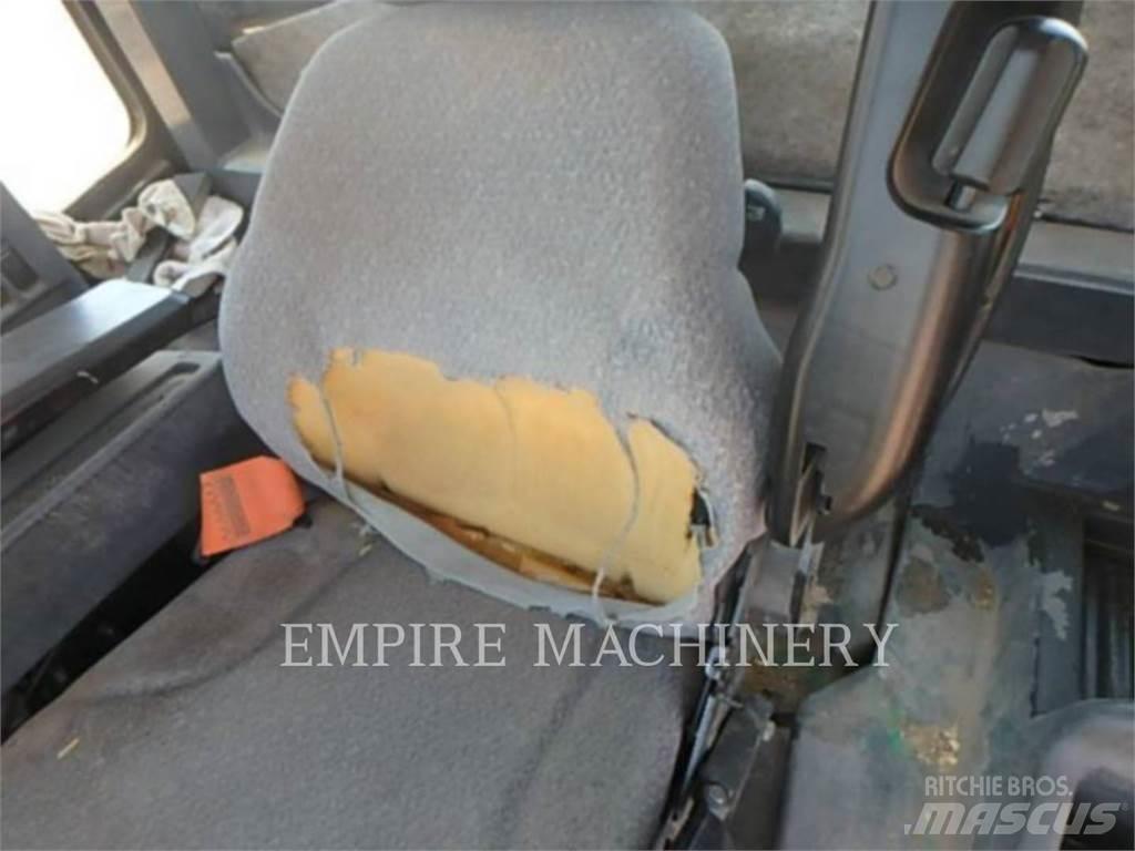 John Deere 624K Pale gommate