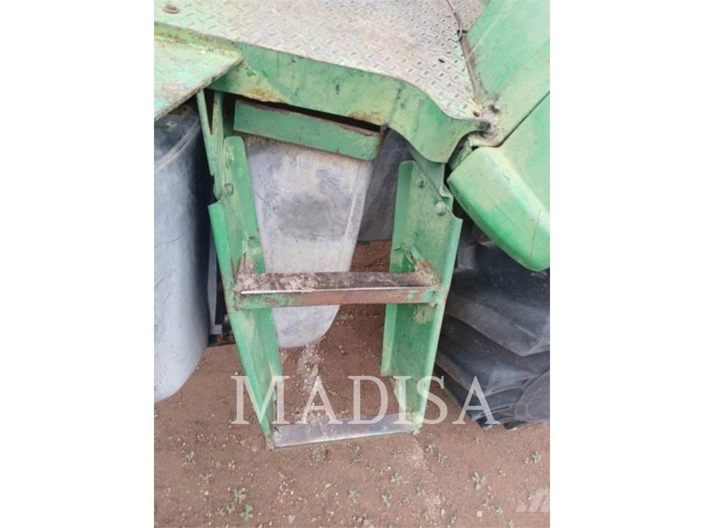 John Deere 6415 Trattori