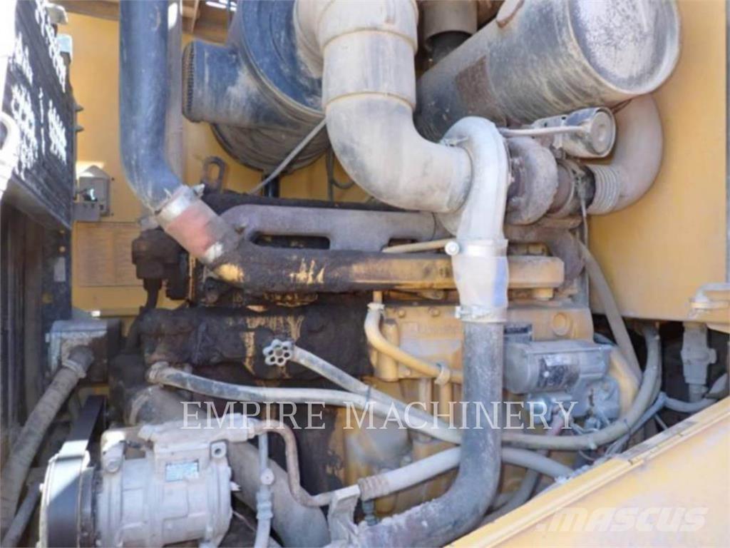 John Deere 644H Pale gommate