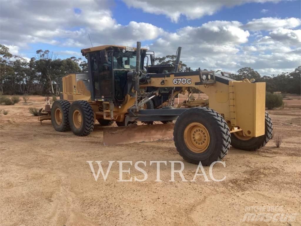 John Deere 670G Motorgraders