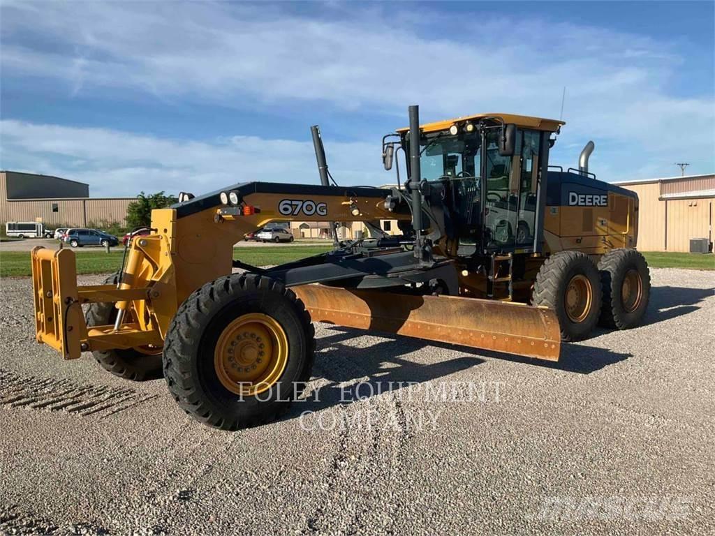 John Deere 670G Motorgraders