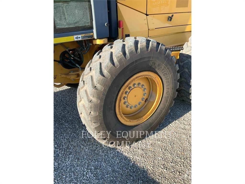 John Deere 670G Motorgraders
