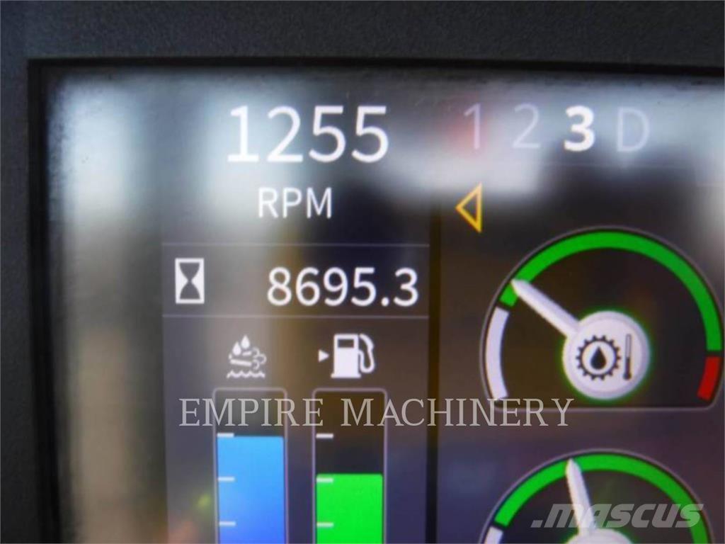 John Deere 744L Pale gommate