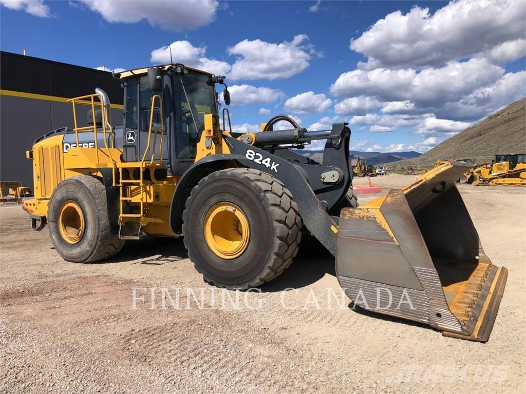 John Deere 824K Pale gommate