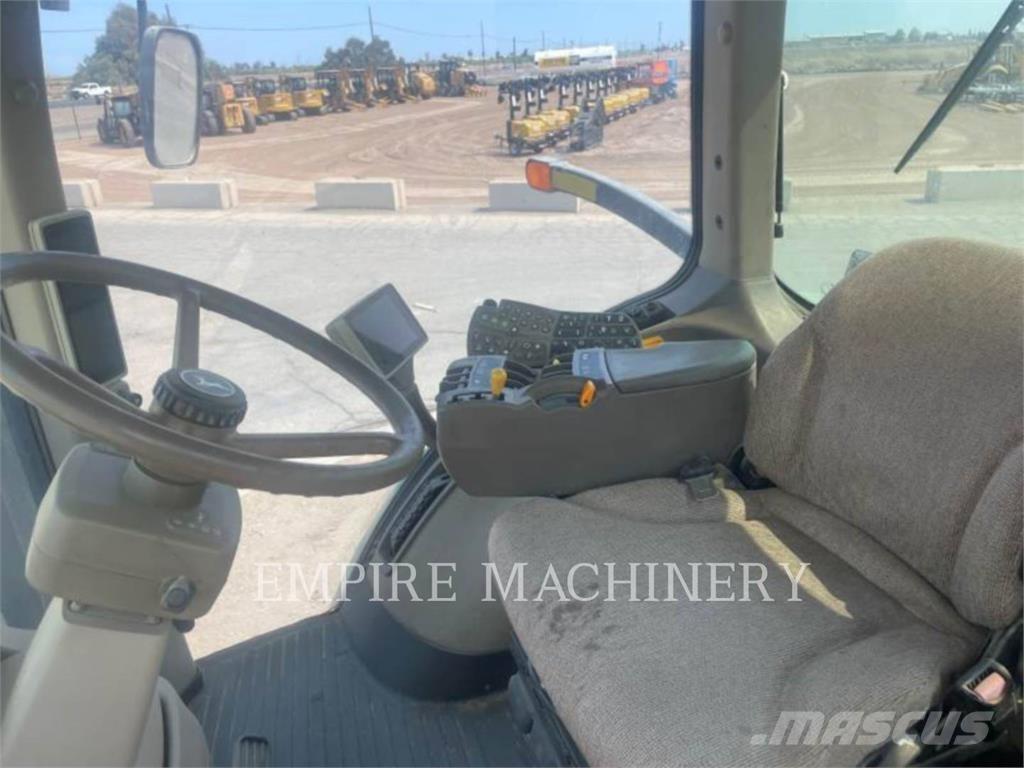 John Deere 8320R Trattori