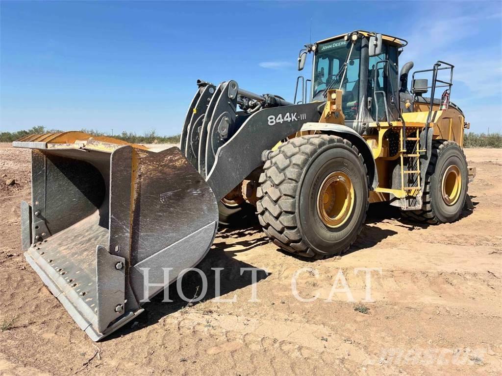 John Deere 844K III Pale gommate