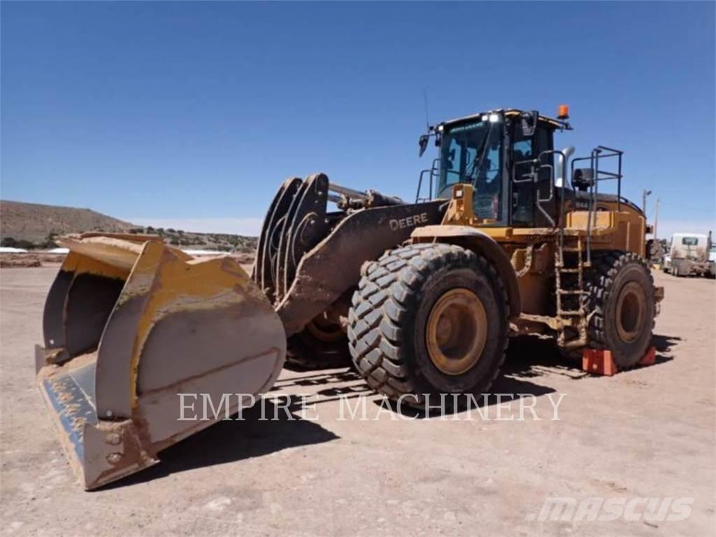 John Deere 844P Pale gommate