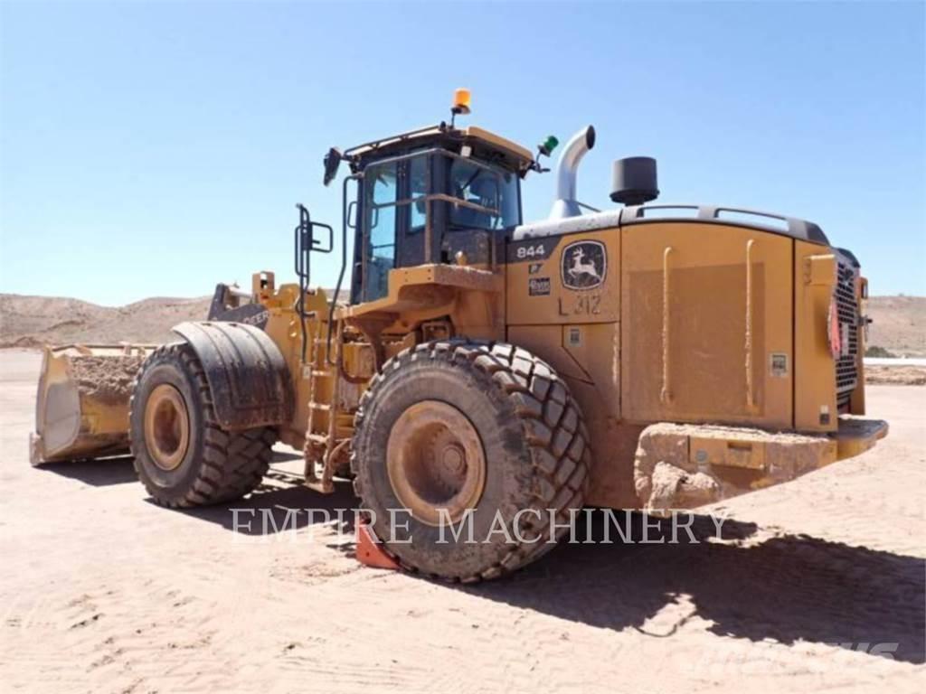 John Deere 844P Pale gommate