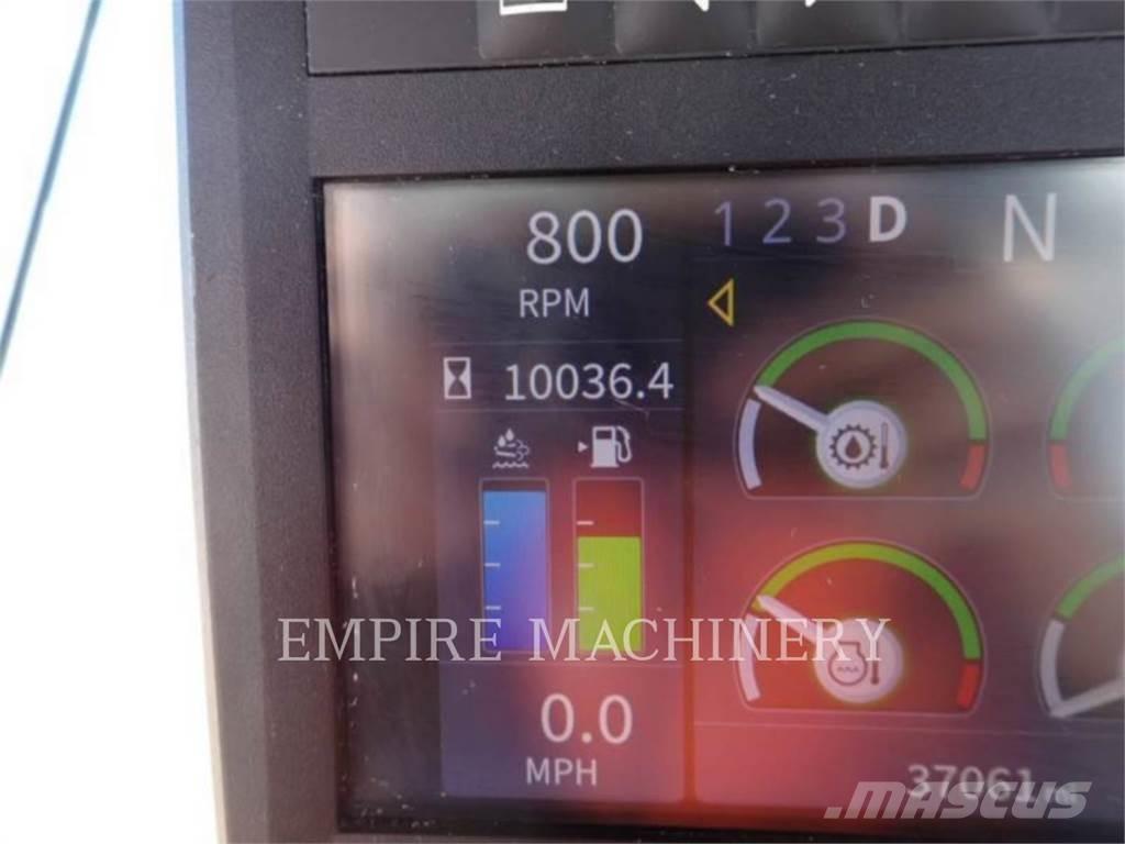 John Deere 844P Pale gommate