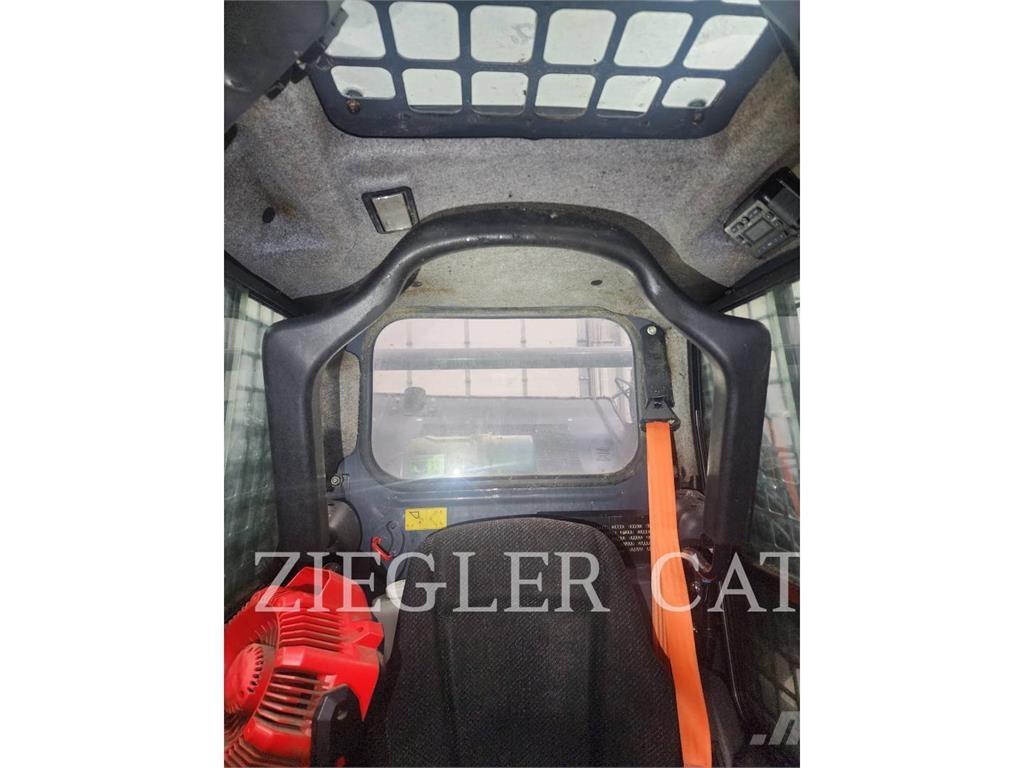 John Deere & CO. 318G Mini Pale Gommate